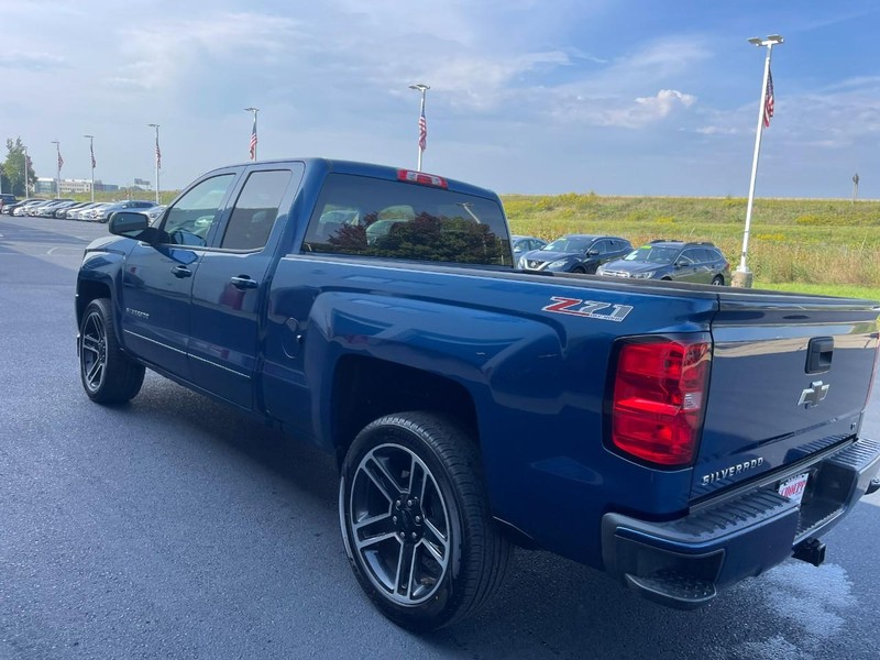 Chevrolet Silverado 1500 Vehicle Image 04
