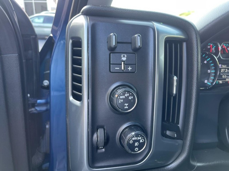 Chevrolet Silverado 1500 Vehicle Image 18