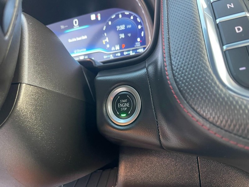 Chevrolet Suburban Vehicle Image 38