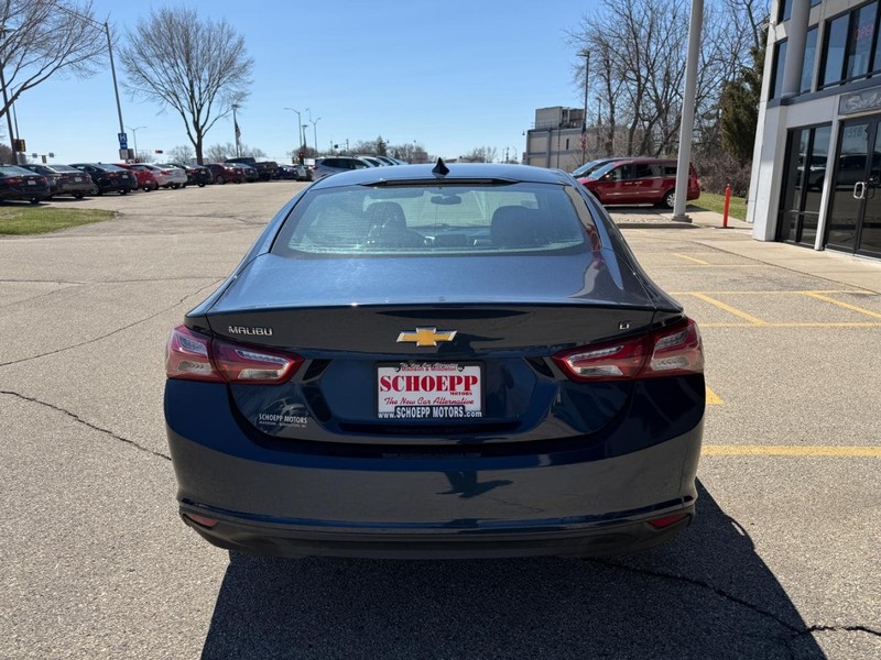 Chevrolet Malibu Vehicle Image 06