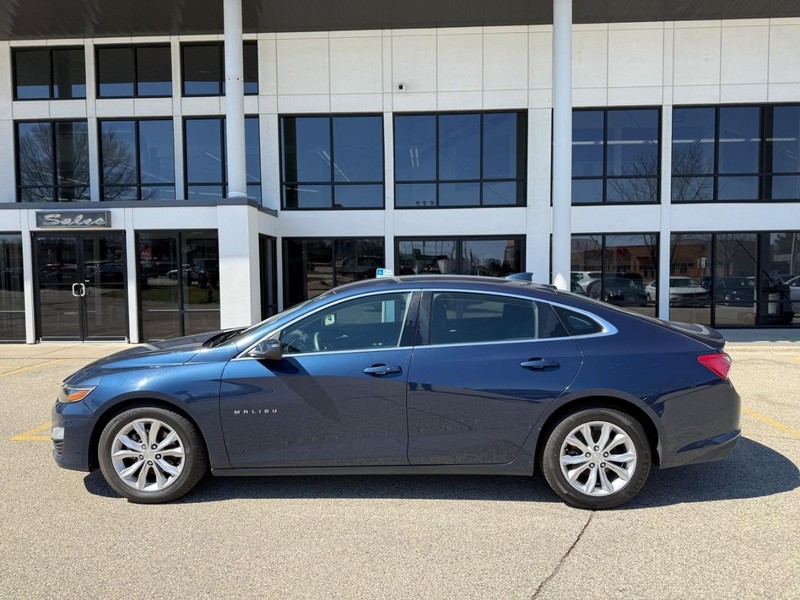 Chevrolet Malibu Vehicle Image 10
