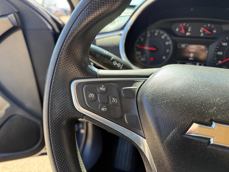 Chevrolet Malibu Vehicle Image 21