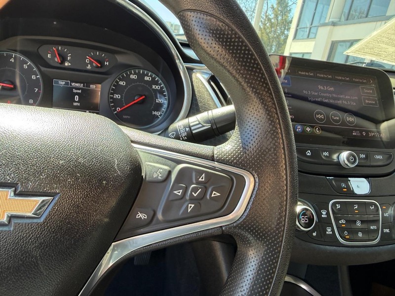 Chevrolet Malibu Vehicle Image 25