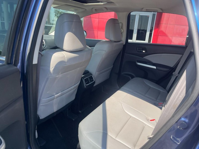 Honda CR-V Vehicle Image 16