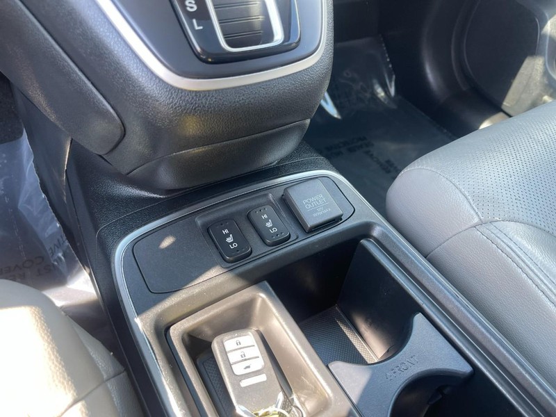 Honda CR-V Vehicle Image 22