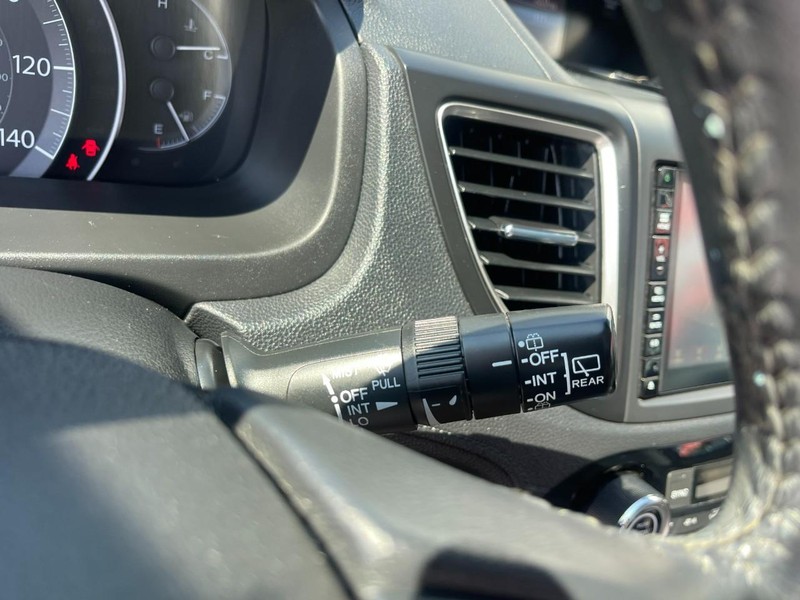 Honda CR-V Vehicle Image 30