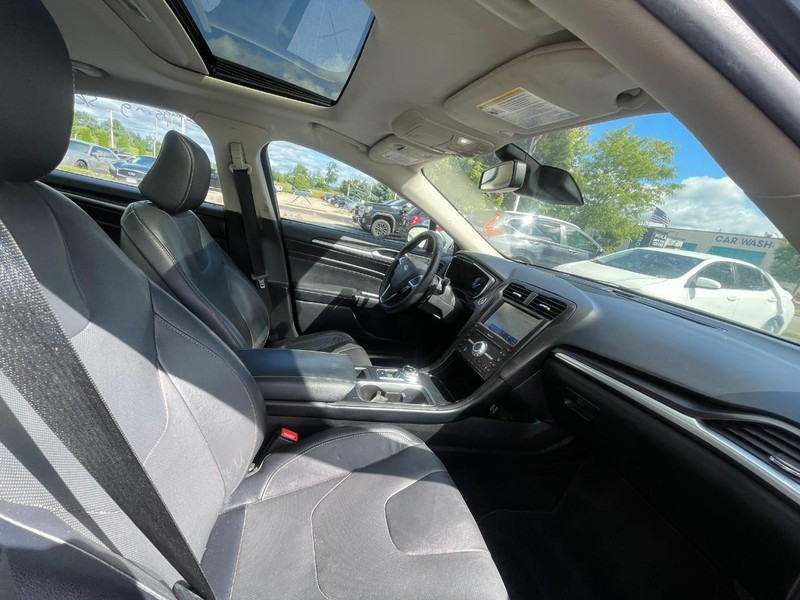 2020 Ford Fusion Titanium photo 4