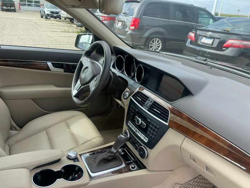 Mercedes-Benz C-Class Vehicle Image 02