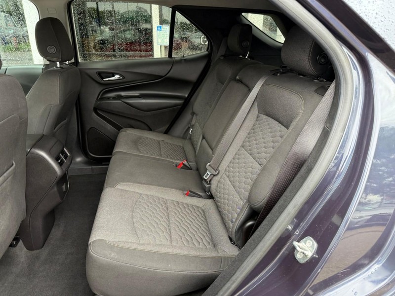 Chevrolet Equinox Vehicle Image 11