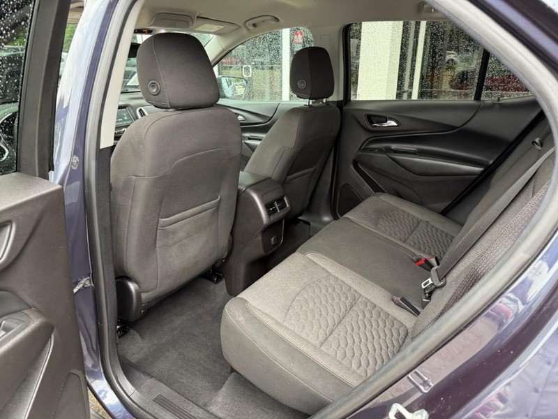 Chevrolet Equinox Vehicle Image 12