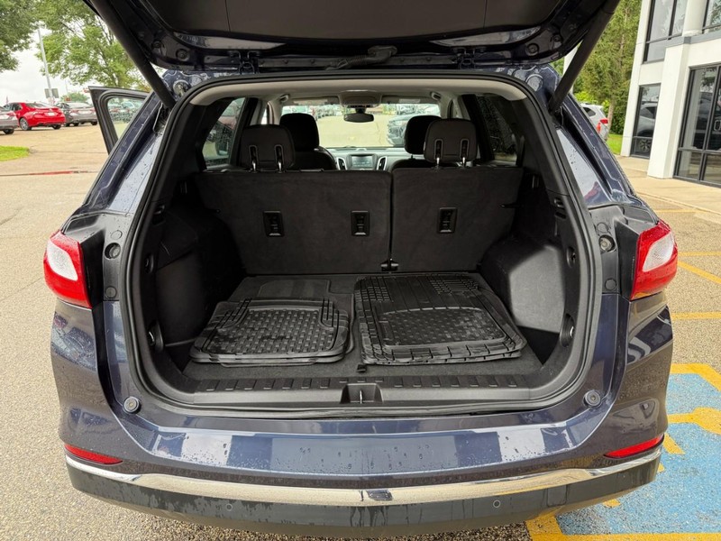 Chevrolet Equinox Vehicle Image 13