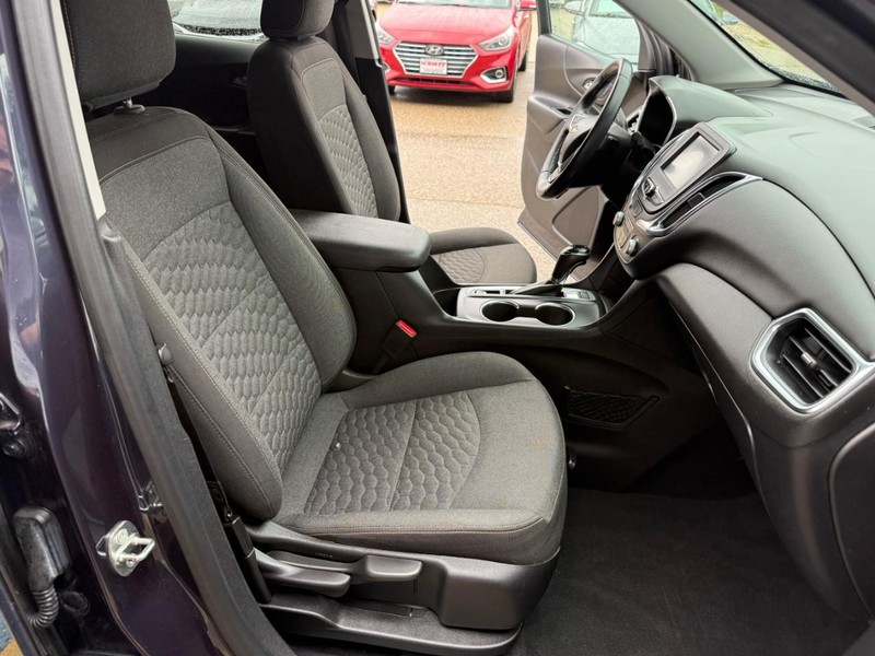 Chevrolet Equinox Vehicle Image 17