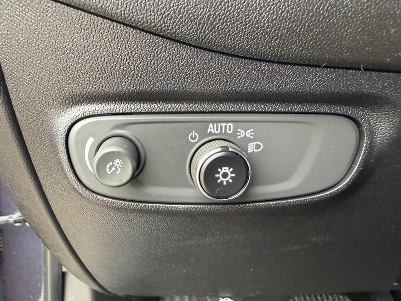 Chevrolet Equinox Vehicle Image 20