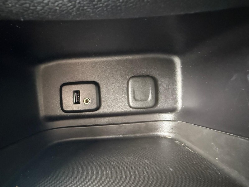 Chevrolet Equinox Vehicle Image 30