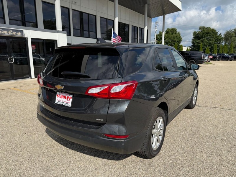 Chevrolet Equinox Vehicle Image 05