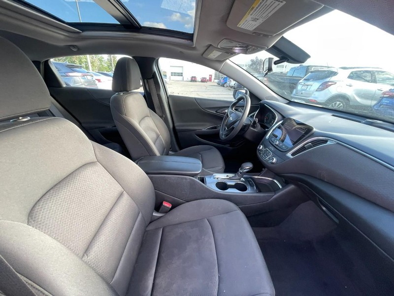 2021 Chevrolet Malibu 1LT photo 4