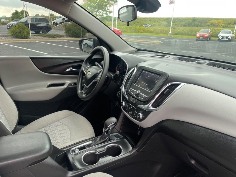 Chevrolet Equinox Vehicle Image 09