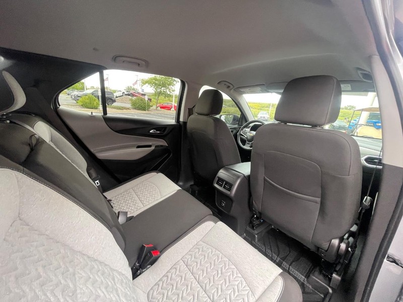 Chevrolet Equinox Vehicle Image 11