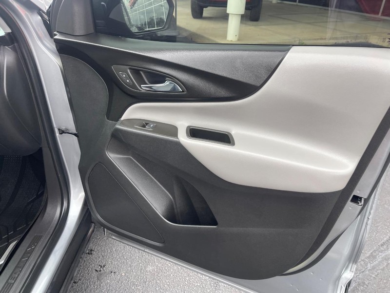 Chevrolet Equinox Vehicle Image 13