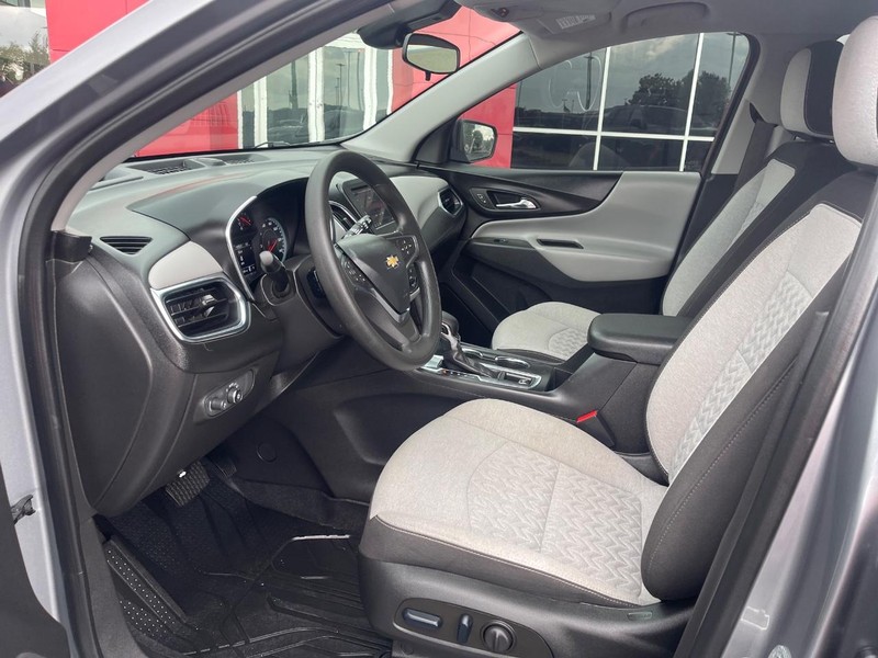 Chevrolet Equinox Vehicle Image 18