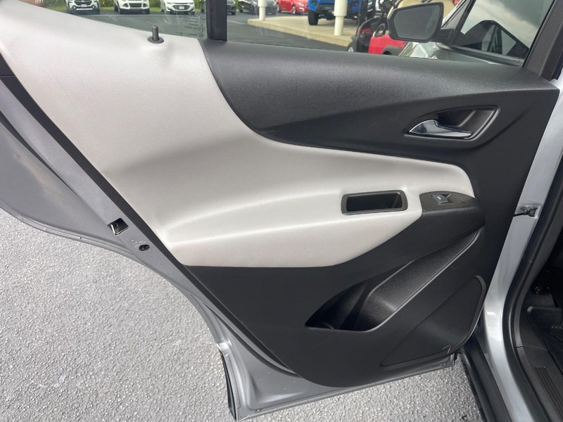 Chevrolet Equinox Vehicle Image 19