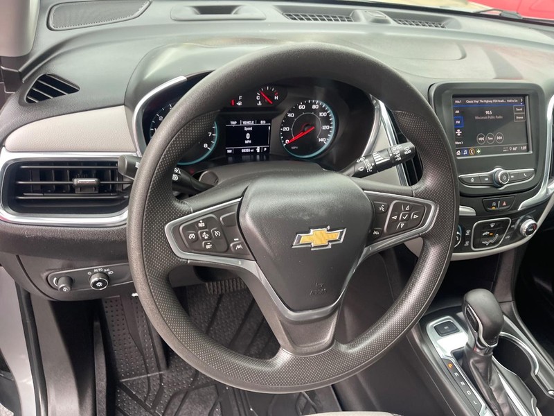 Chevrolet Equinox Vehicle Image 21
