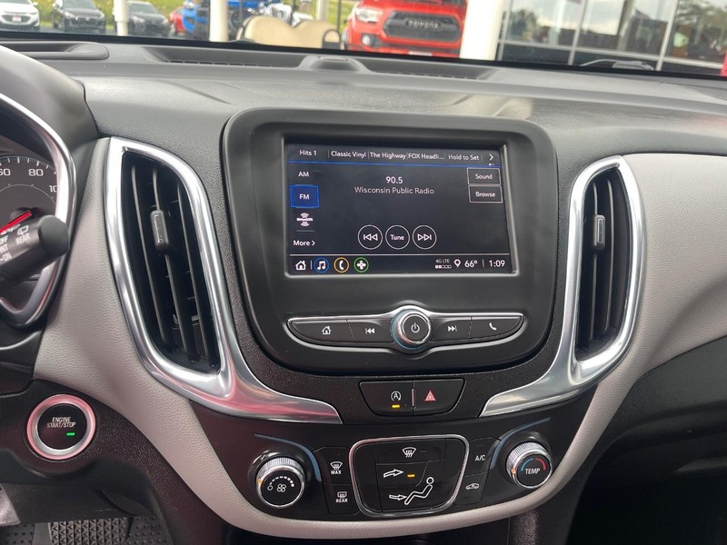 Chevrolet Equinox Vehicle Image 30