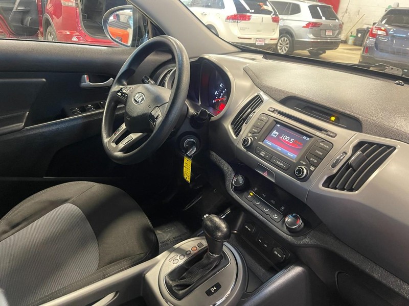 Kia Sportage Vehicle Image 09