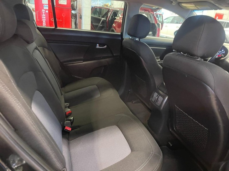 Kia Sportage Vehicle Image 12