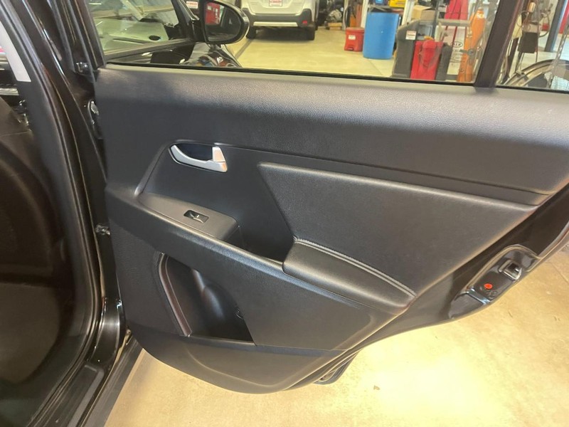 Kia Sportage Vehicle Image 13