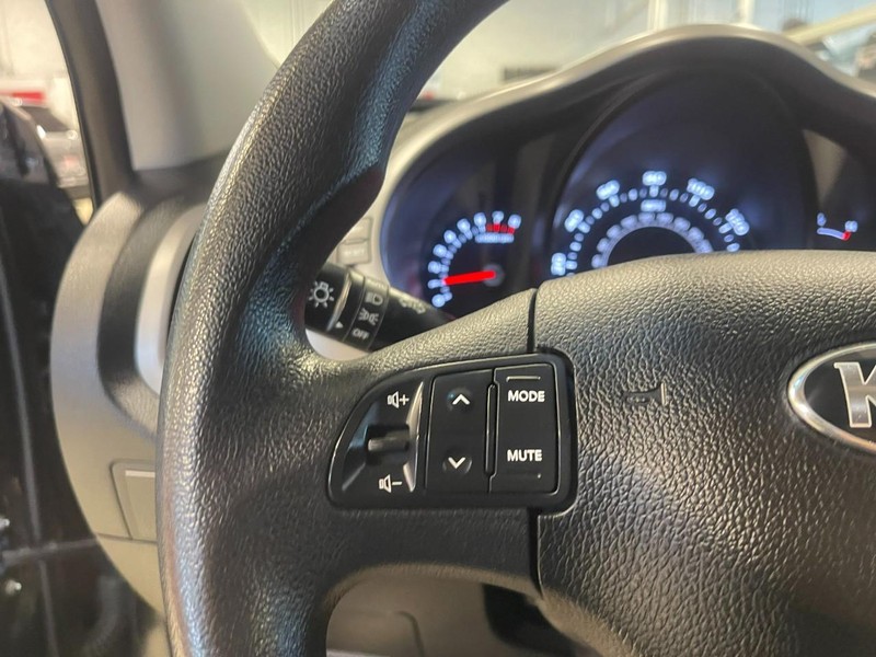 Kia Sportage Vehicle Image 21