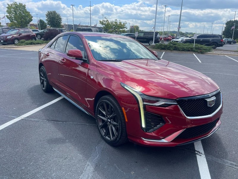 Cadillac CT4 Vehicle Image 02
