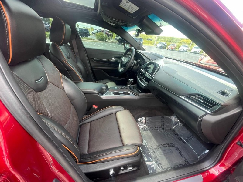 Cadillac CT4 Vehicle Image 08