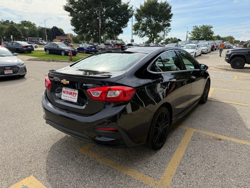 Chevrolet Cruze Vehicle Image 05