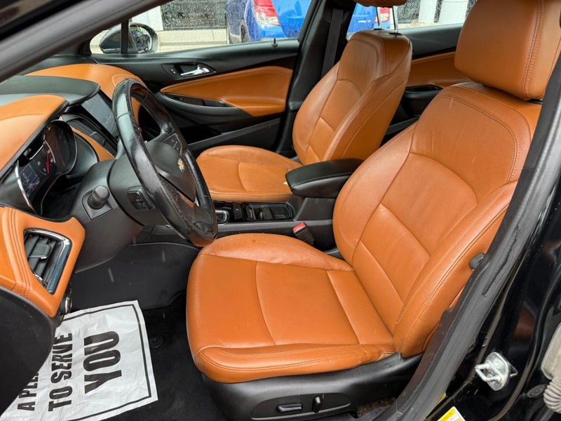 Chevrolet Cruze Vehicle Image 09