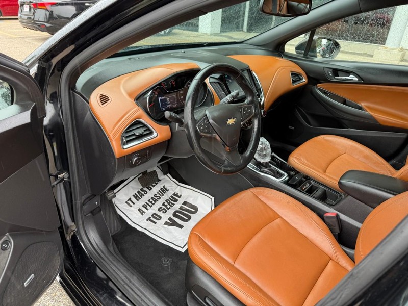Chevrolet Cruze Vehicle Image 10