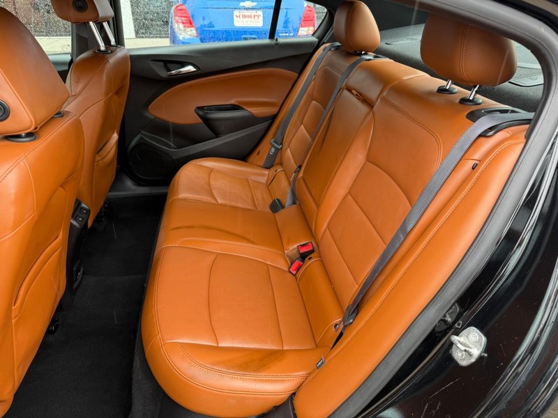 Chevrolet Cruze Vehicle Image 11