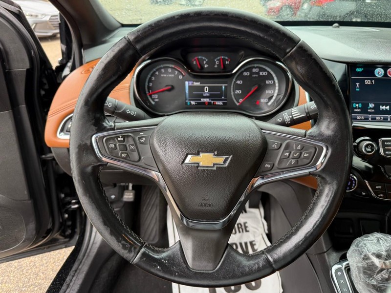 Chevrolet Cruze Vehicle Image 19
