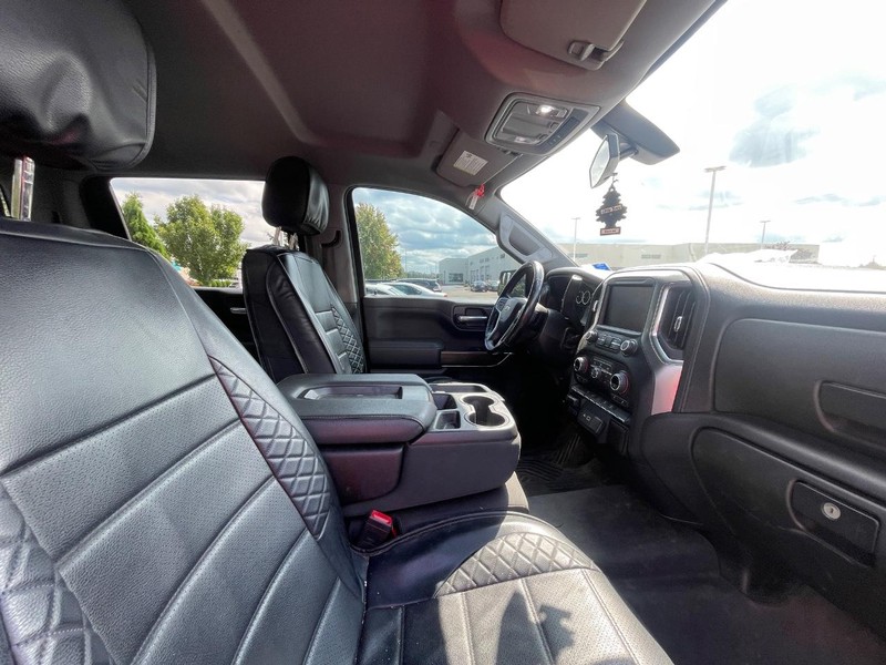 Chevrolet Silverado 1500 Vehicle Image 03