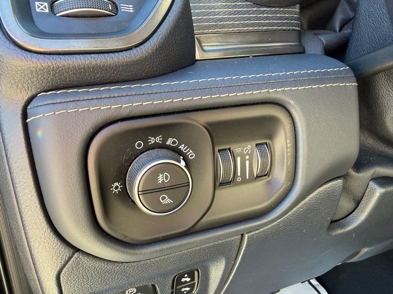 Ram 1500 Vehicle Image 19