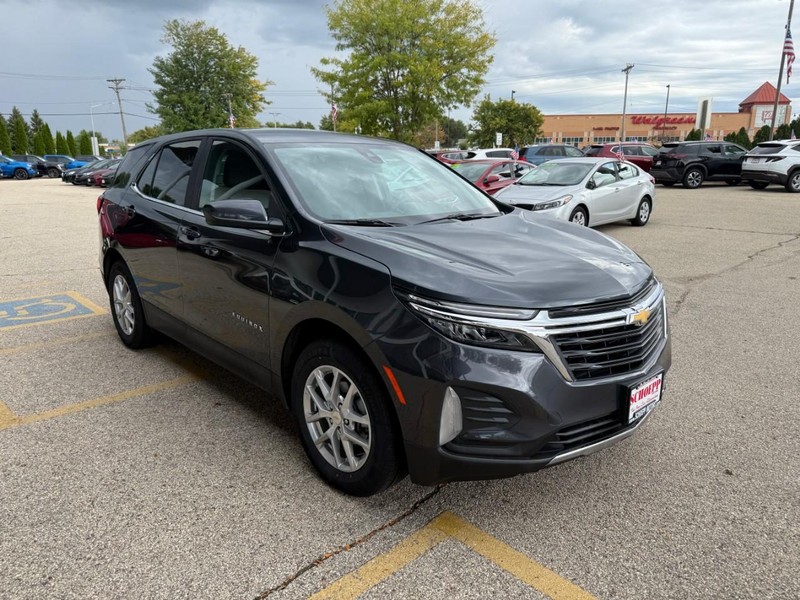 2023 Chevrolet Equinox LT photo 3