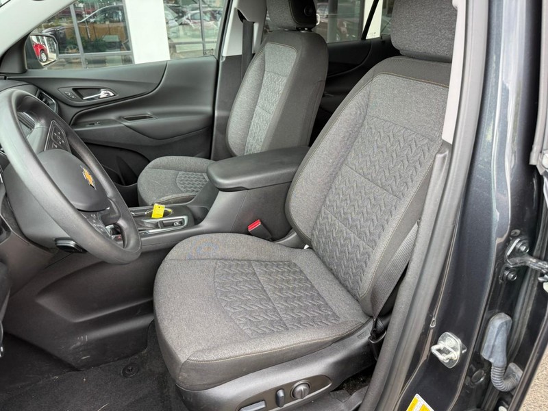 Chevrolet Equinox Vehicle Image 09