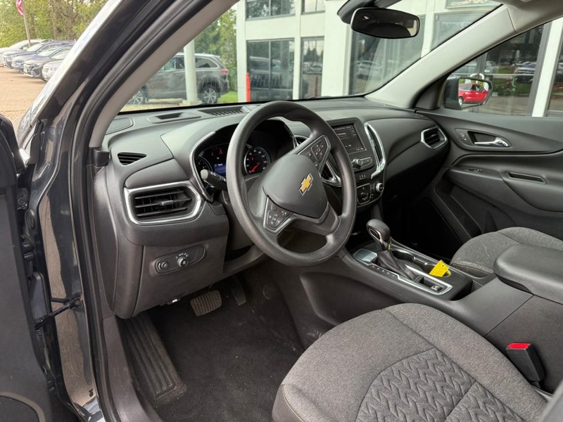 Chevrolet Equinox Vehicle Image 10