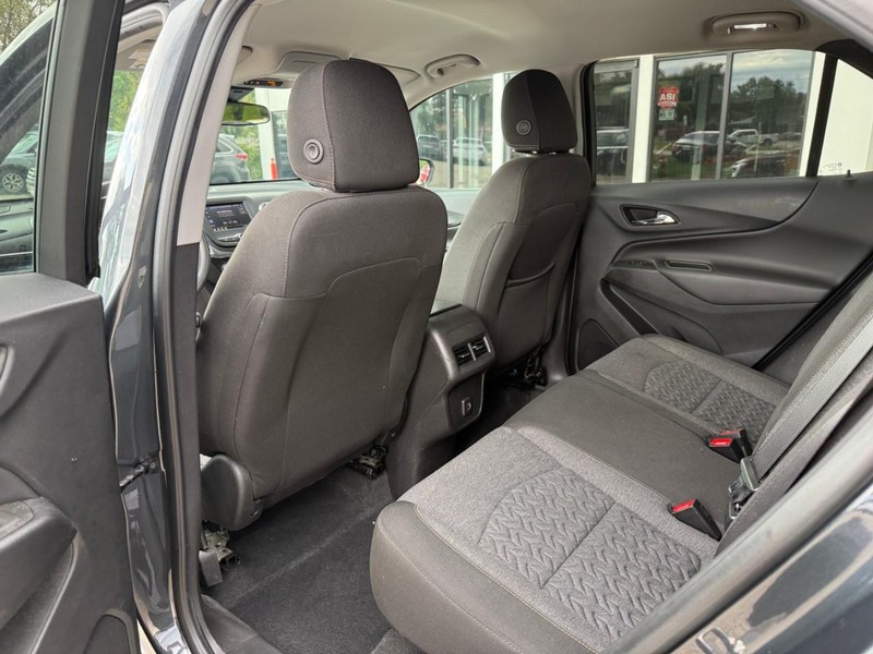 Chevrolet Equinox Vehicle Image 12