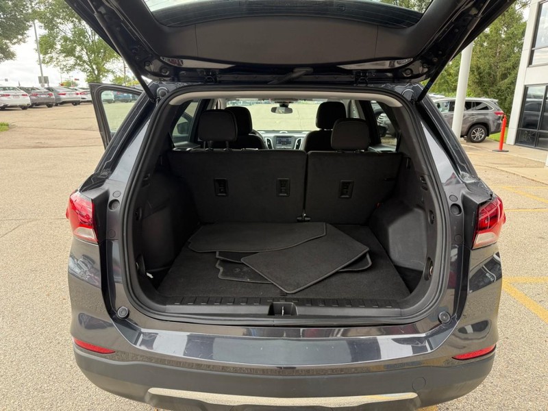 Chevrolet Equinox Vehicle Image 13
