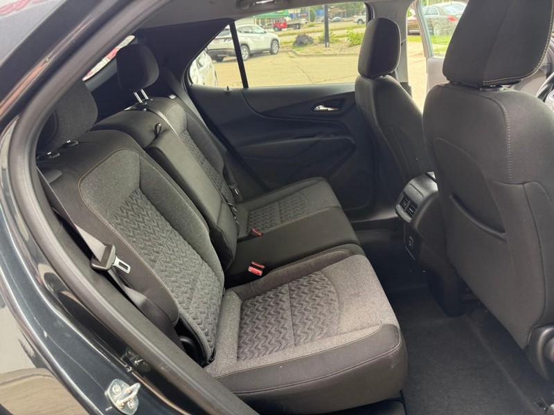 Chevrolet Equinox Vehicle Image 14