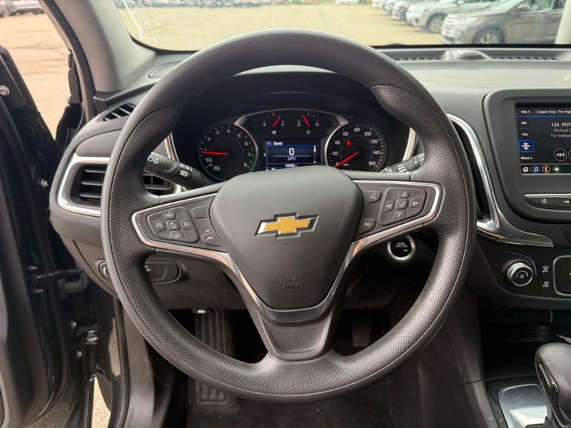Chevrolet Equinox Vehicle Image 19