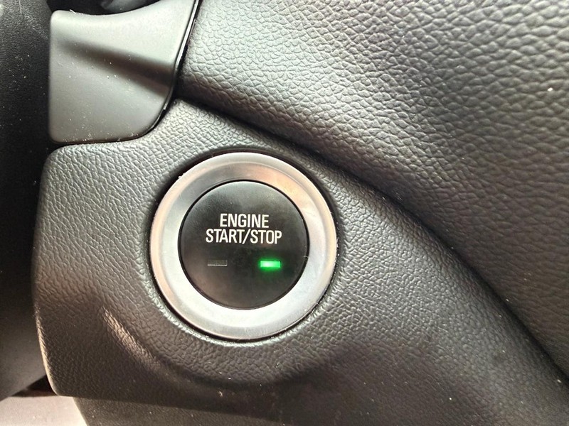 Chevrolet Equinox Vehicle Image 24