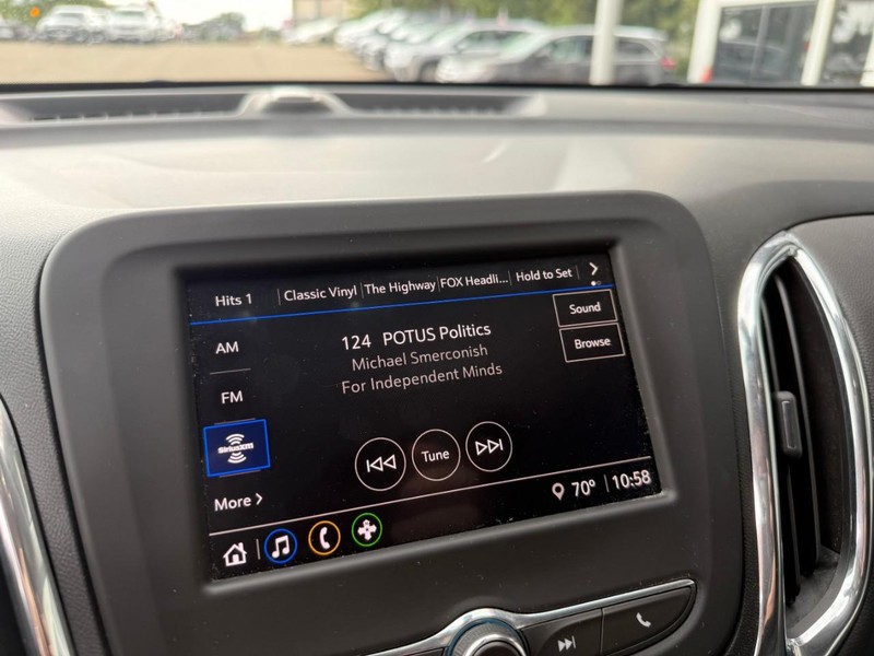 Chevrolet Equinox Vehicle Image 25