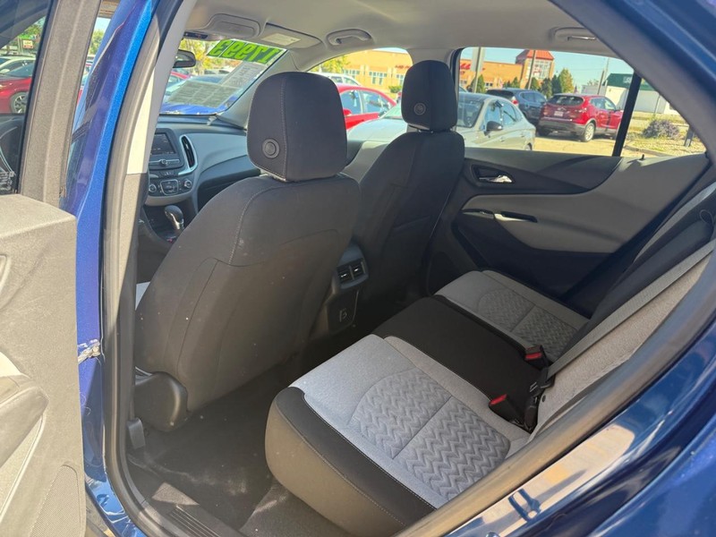 Chevrolet Equinox Vehicle Image 10